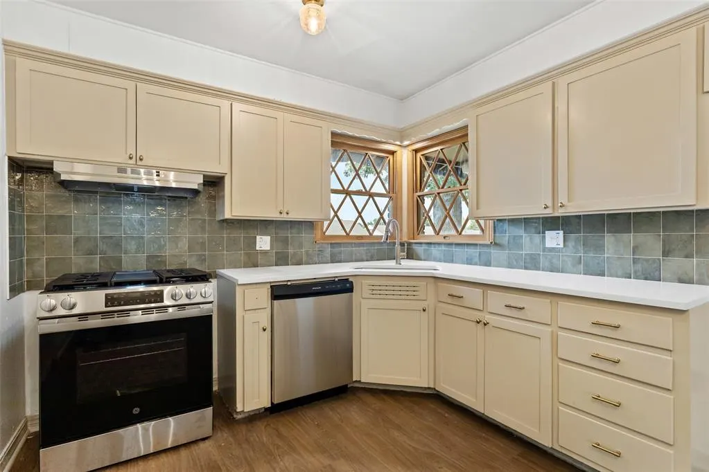 Photo 11 — 3016 Lakeside Drive, Oklahoma City, OK 73120