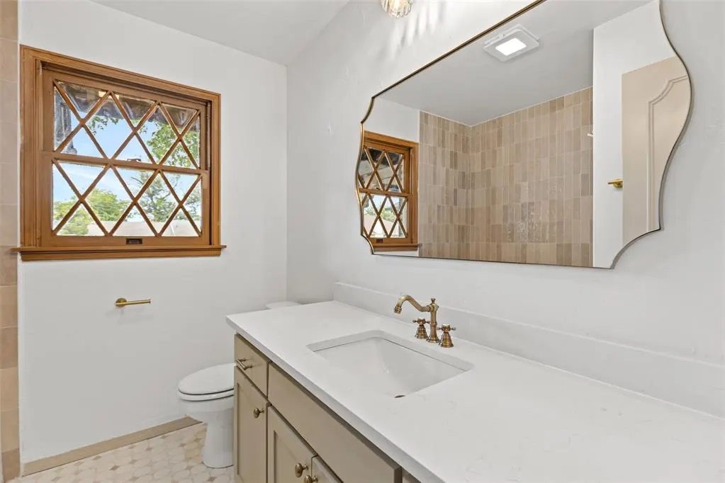 Photo 13 — 3016 Lakeside Drive, Oklahoma City, OK 73120