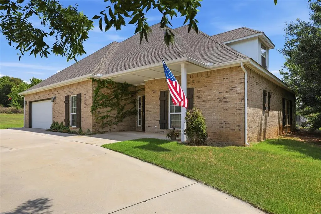 Front exterior — 2220 County Road 1197, Tuttle, OK 73089