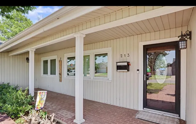 Photo 4 — 213 S Mockingbird Drive, Altus, OK 73521