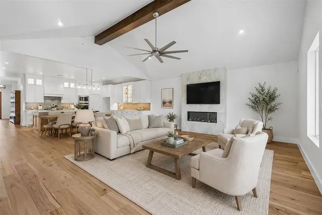 Photo 2 — 4924 Pont Neuf Road, Edmond, OK 73034