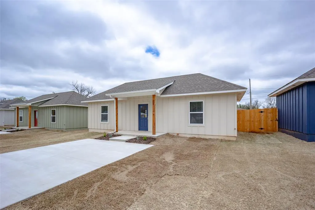 Photo 3 — 205 S 11th Street, Perry, OK 73077