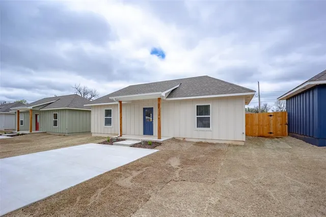 Photo 3 — 205 S 11th Street, Perry, OK 73077