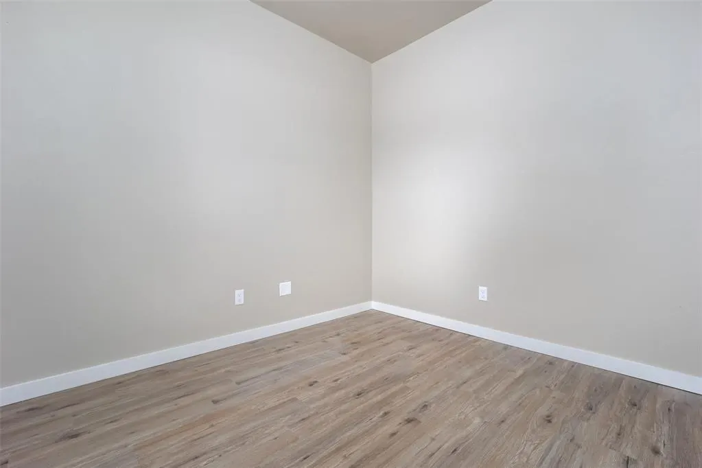 Photo 9 — 205 S 11th Street, Perry, OK 73077