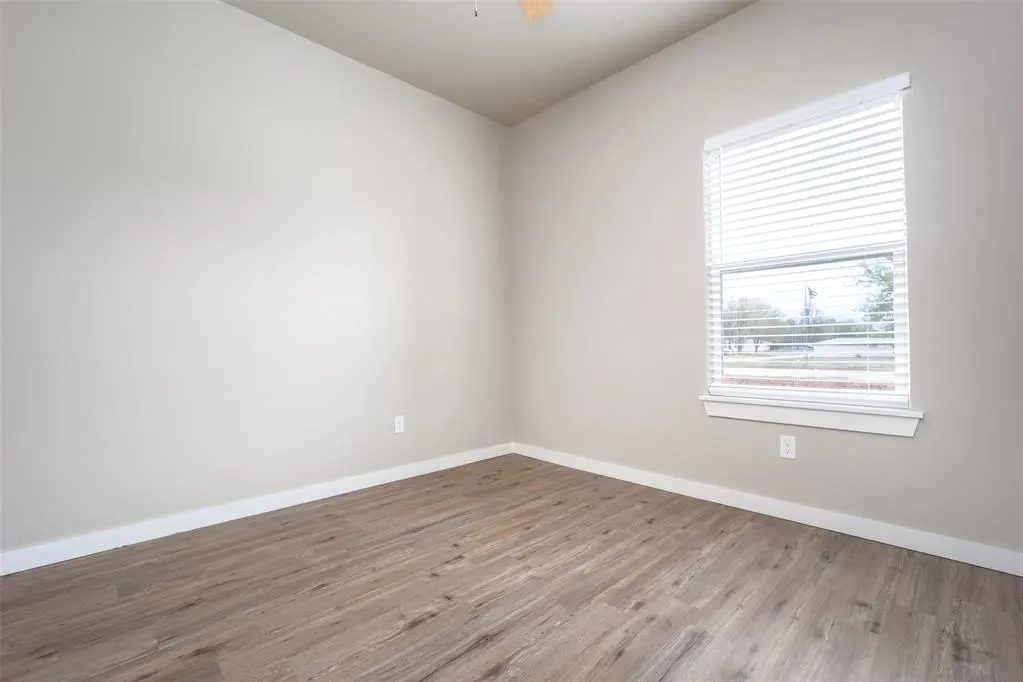 Photo 11 — 205 S 11th Street, Perry, OK 73077