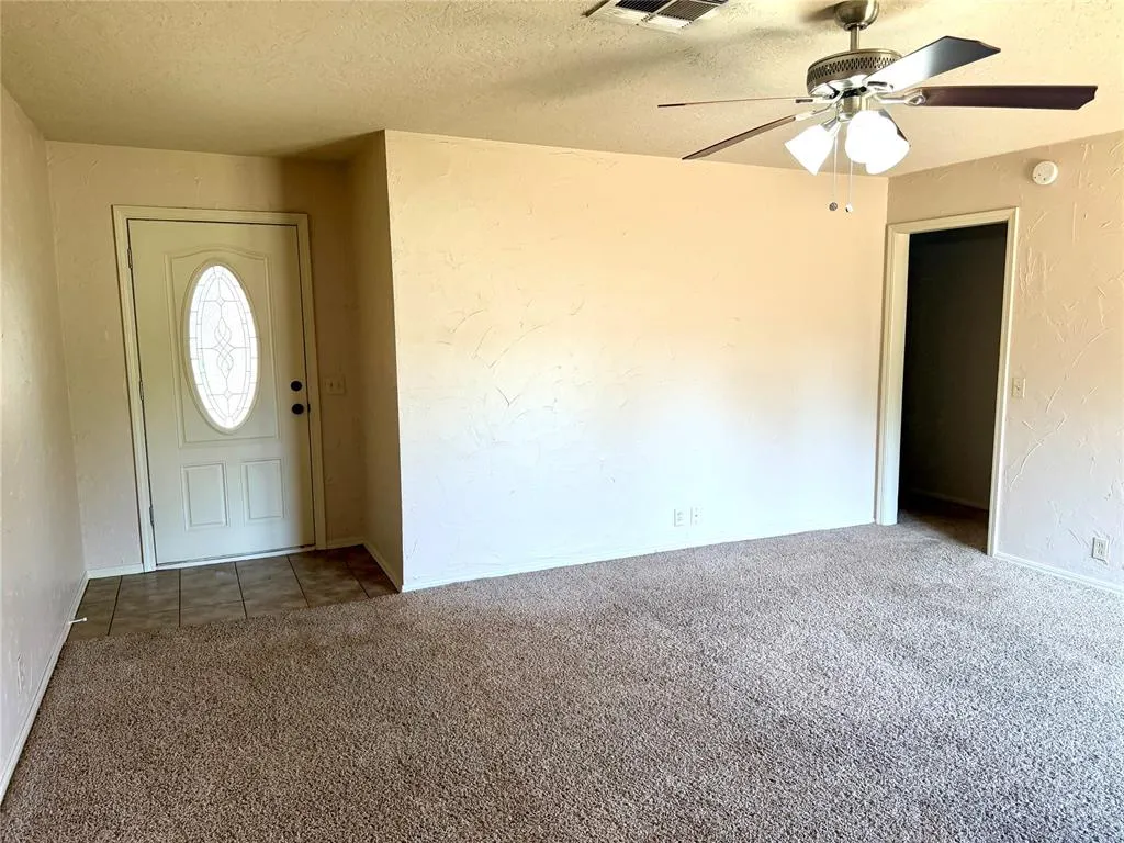 Photo 3 — 907 W Daniel Street, Weatherford, OK 73096