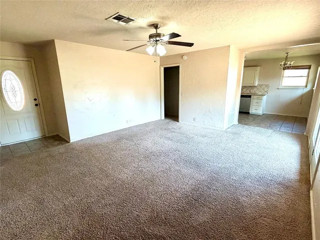 Photo 6 — 907 W Daniel Street, Weatherford, OK 73096