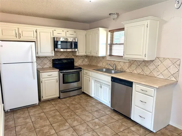 Photo 8 — 907 W Daniel Street, Weatherford, OK 73096