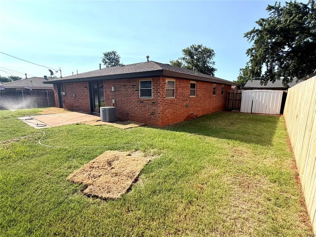 Photo 16 — 907 W Daniel Street, Weatherford, OK 73096