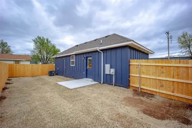 Photo 6 — 1105 Coffey Drive, Perry, OK 73077
