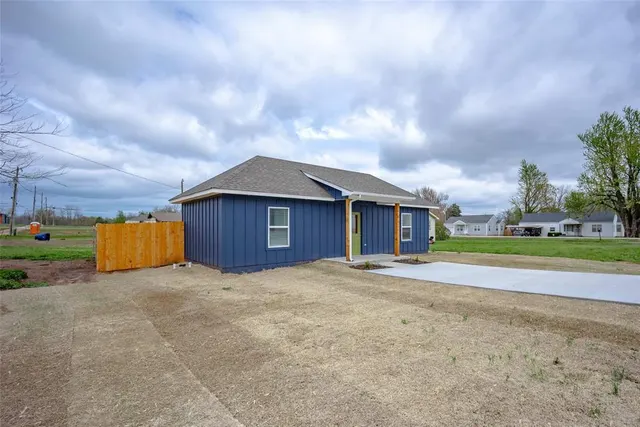 Photo 7 — 1105 Coffey Drive, Perry, OK 73077