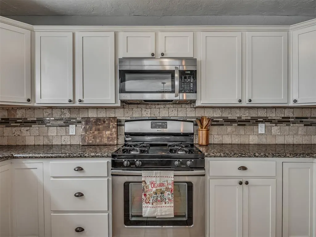 Photo 12 — 2712 NW 26th Street, Oklahoma City, OK 73107