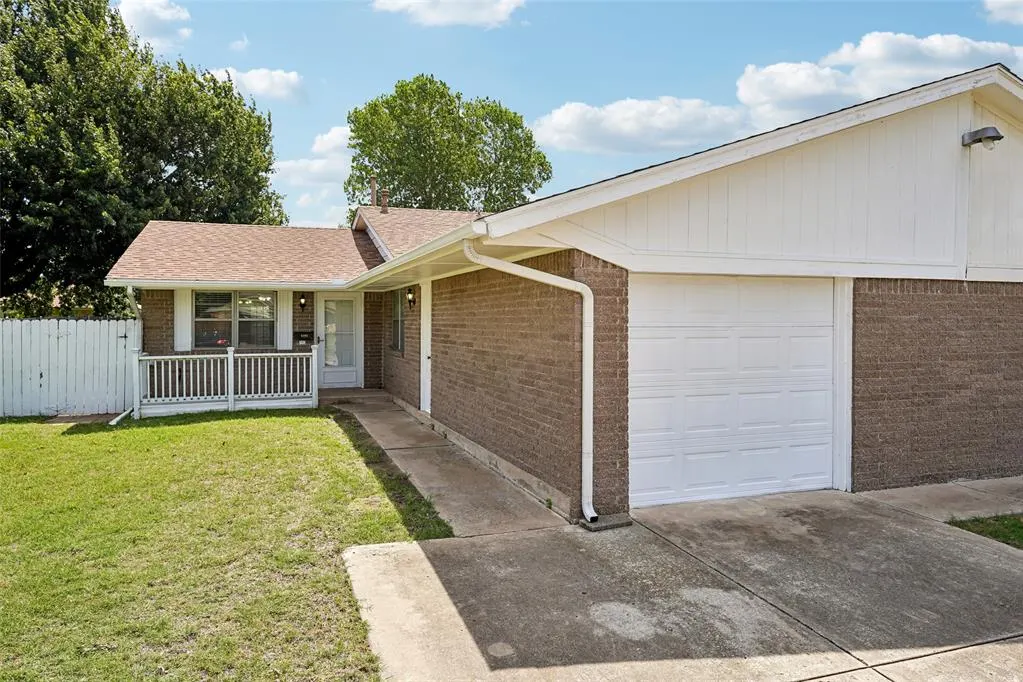 Front exterior — 8404 S Brookline Avenue, Oklahoma City, OK 73159