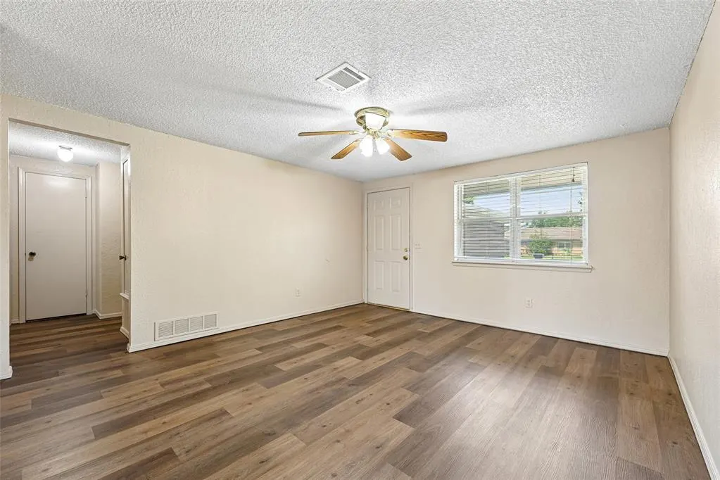 Photo 3 — 8404 S Brookline Avenue, Oklahoma City, OK 73159