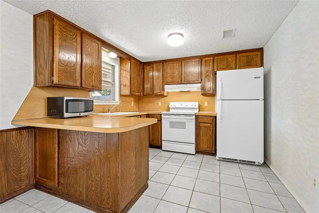 Photo 6 — 8404 S Brookline Avenue, Oklahoma City, OK 73159