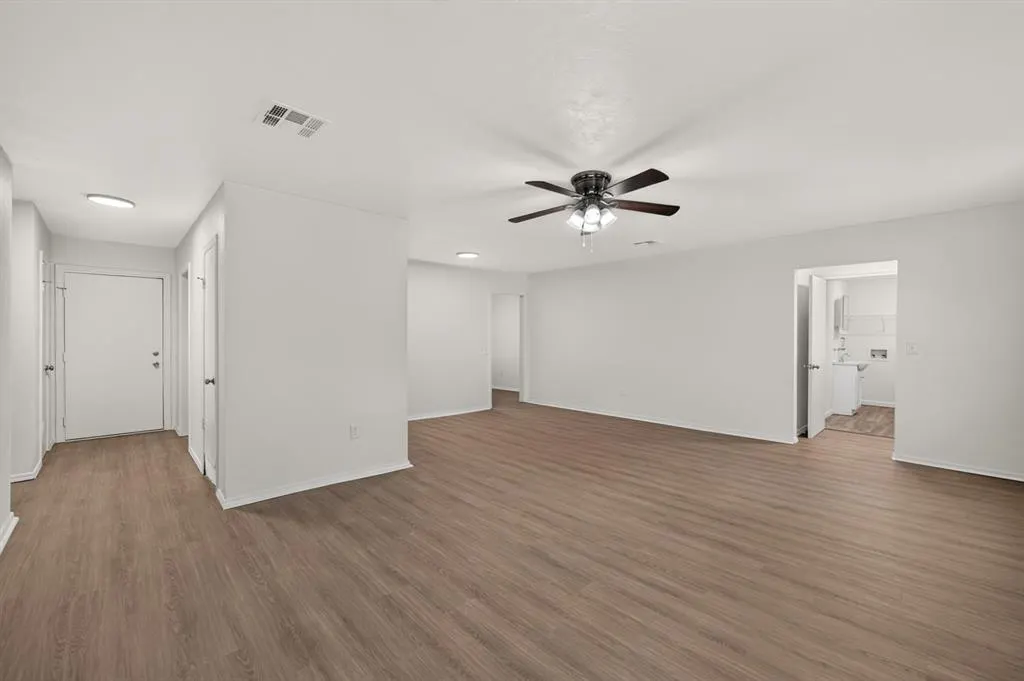 Photo 3 — 1270 N 1st Street, Harrah, OK 73045