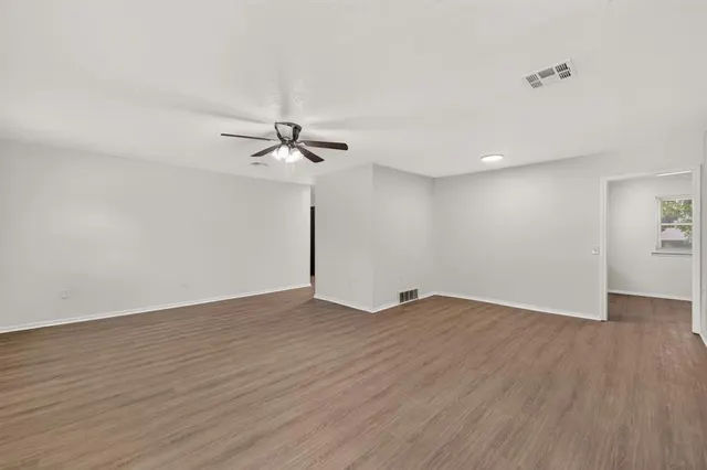 Photo 4 — 1270 N 1st Street, Harrah, OK 73045