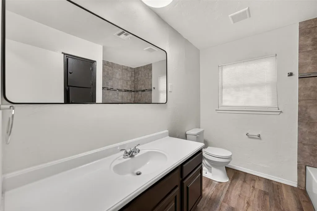 Photo 12 — 1270 N 1st Street, Harrah, OK 73045