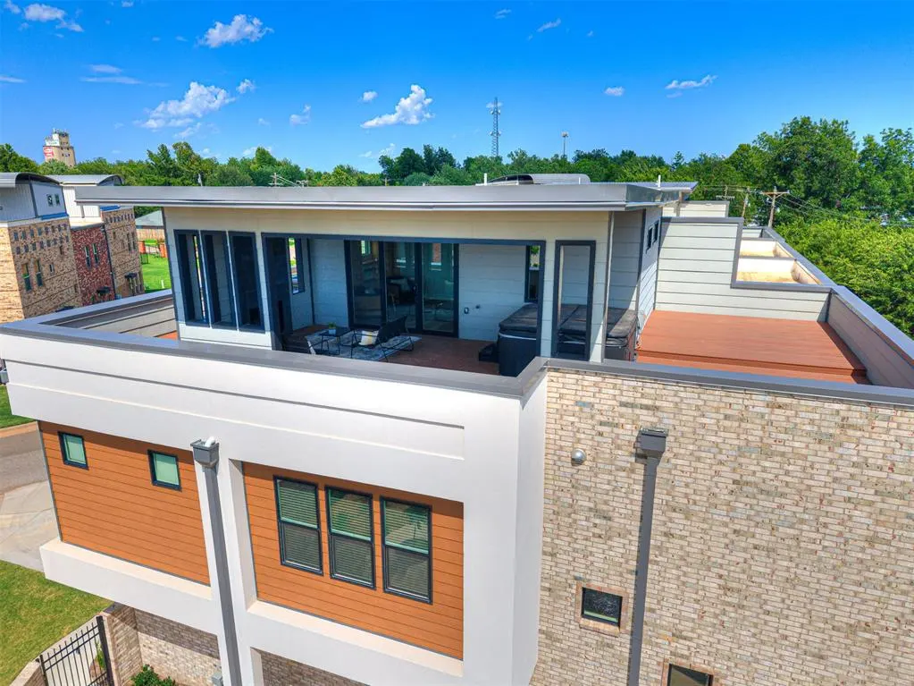 Photo 7 — 571 S Fretz Avenue, Edmond, OK 73003