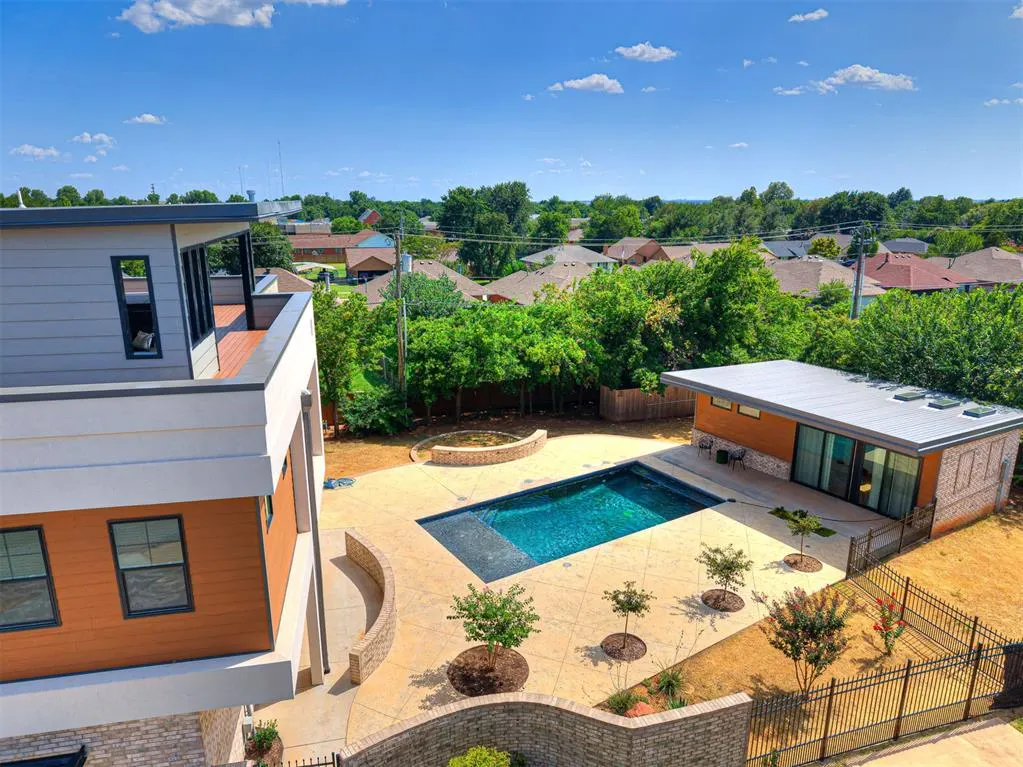 Photo 9 — 571 S Fretz Avenue, Edmond, OK 73003