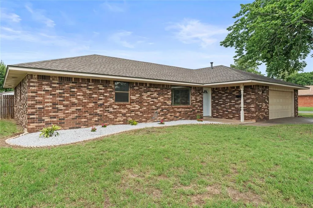 Front exterior — 419 N Noble Avenue, Watonga, OK 73772