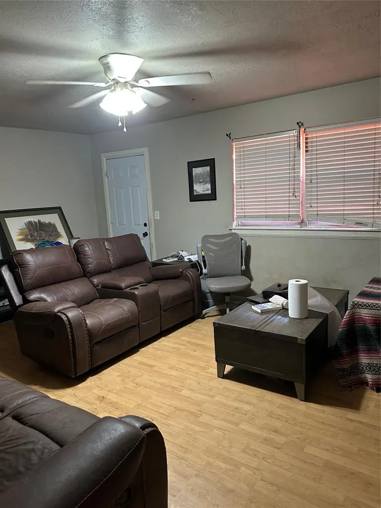 Photo 4 — 101 Burton Place, Edmond, OK 73013