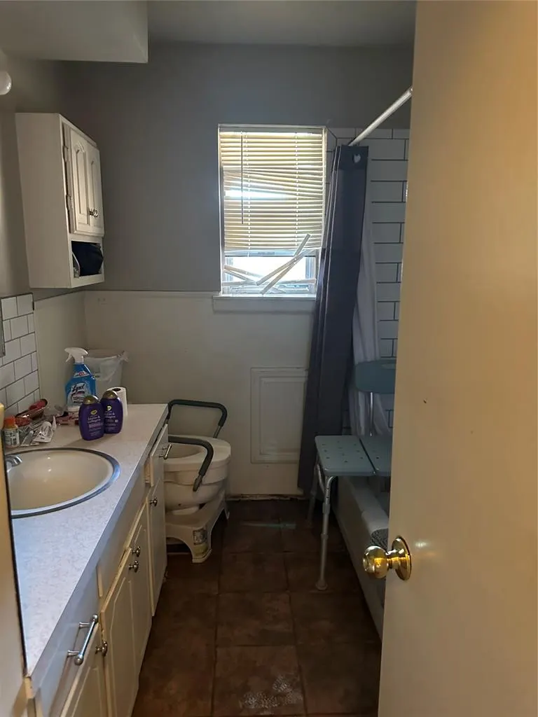 Photo 9 — 101 Burton Place, Edmond, OK 73013