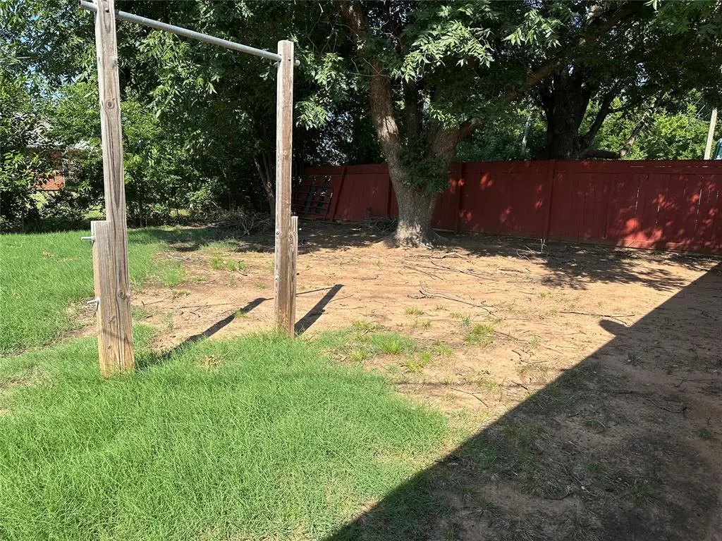 Photo 21 — 101 Burton Place, Edmond, OK 73013