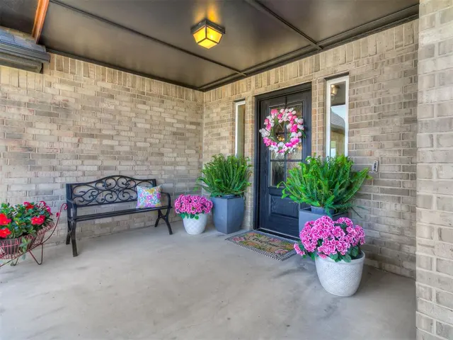 Photo 4 — 4709 Mustang Park Boulevard, Mustang, OK 73064