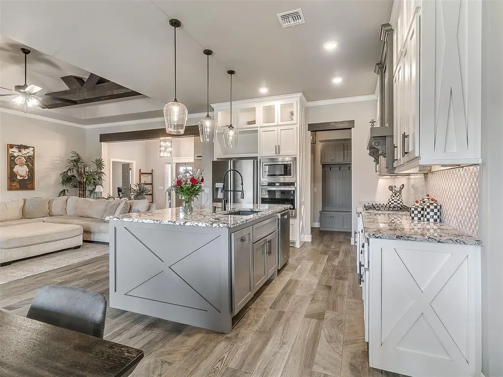 Photo 9 — 4709 Mustang Park Boulevard, Mustang, OK 73064