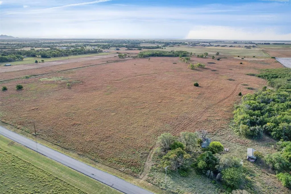 Photo 10 — 10 East County Road 157, Blair, OK 73526