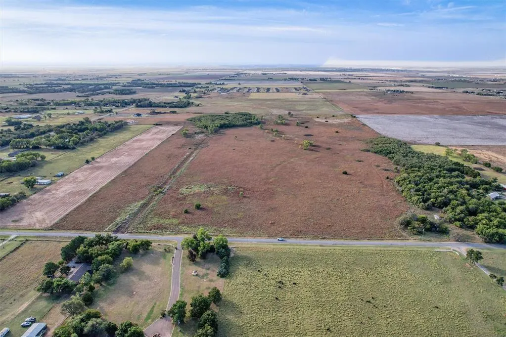 Photo 11 — 10 East County Road 157, Blair, OK 73526