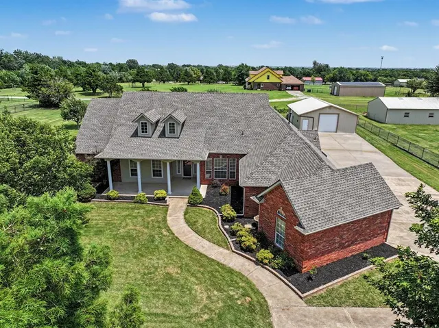 Photo 3 — 9024 Wheatland Drive, Oklahoma City, OK 73169