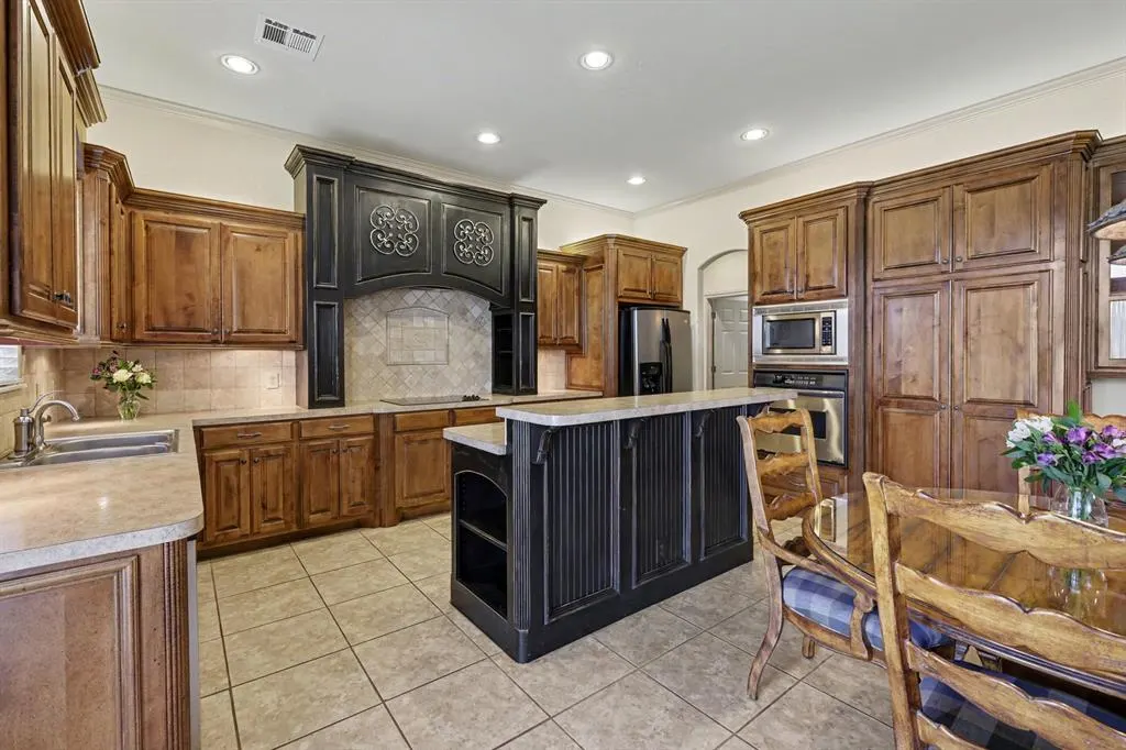Photo 13 — 9024 Wheatland Drive, Oklahoma City, OK 73169