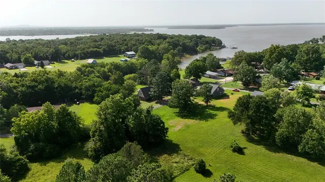 Photo 4 — 1697 W McGill Circle, Eufaula, OK 74432