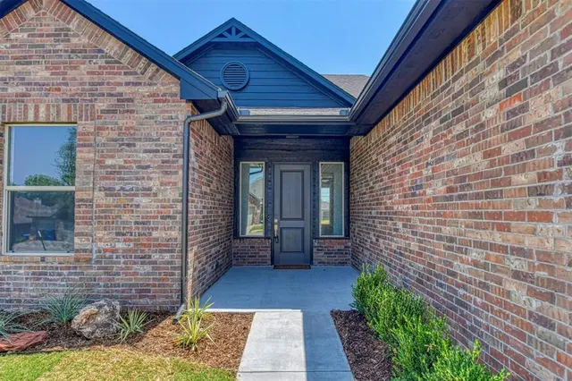 Photo 3 — 519 NE 23rd Avenue, Norman, OK 73071
