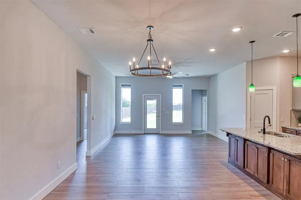 Photo 5 — 519 NE 23rd Avenue, Norman, OK 73071