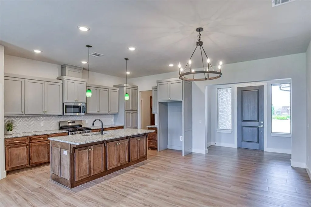 Photo 8 — 519 NE 23rd Avenue, Norman, OK 73071