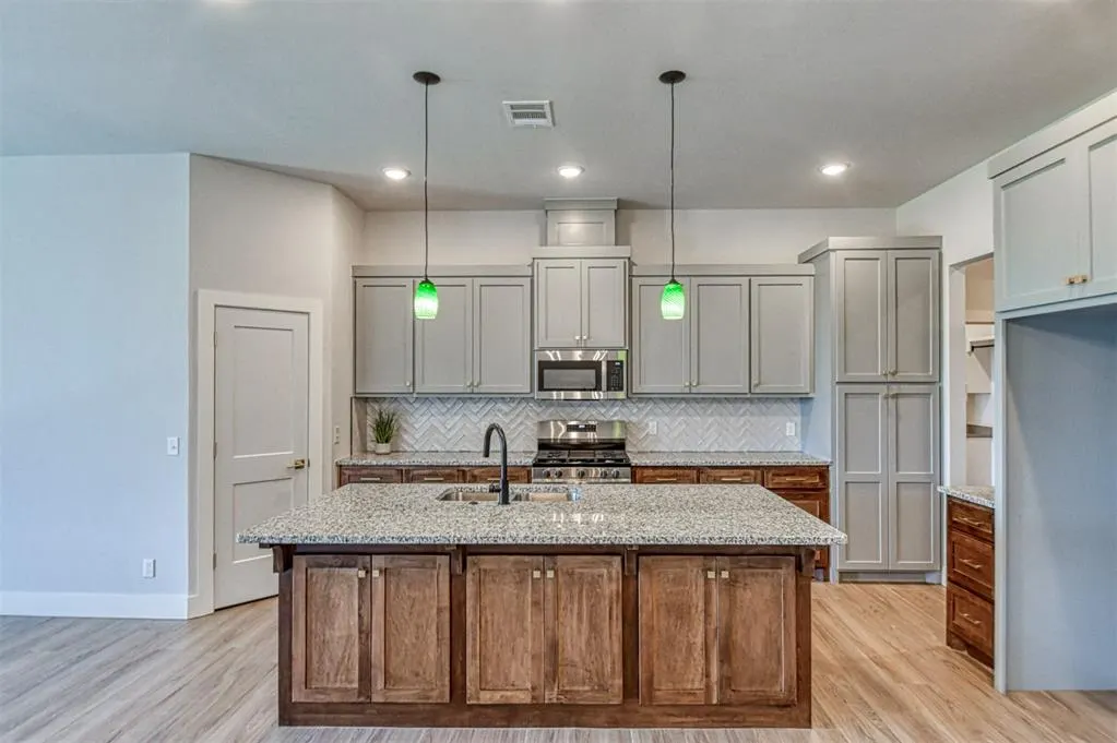 Photo 9 — 519 NE 23rd Avenue, Norman, OK 73071