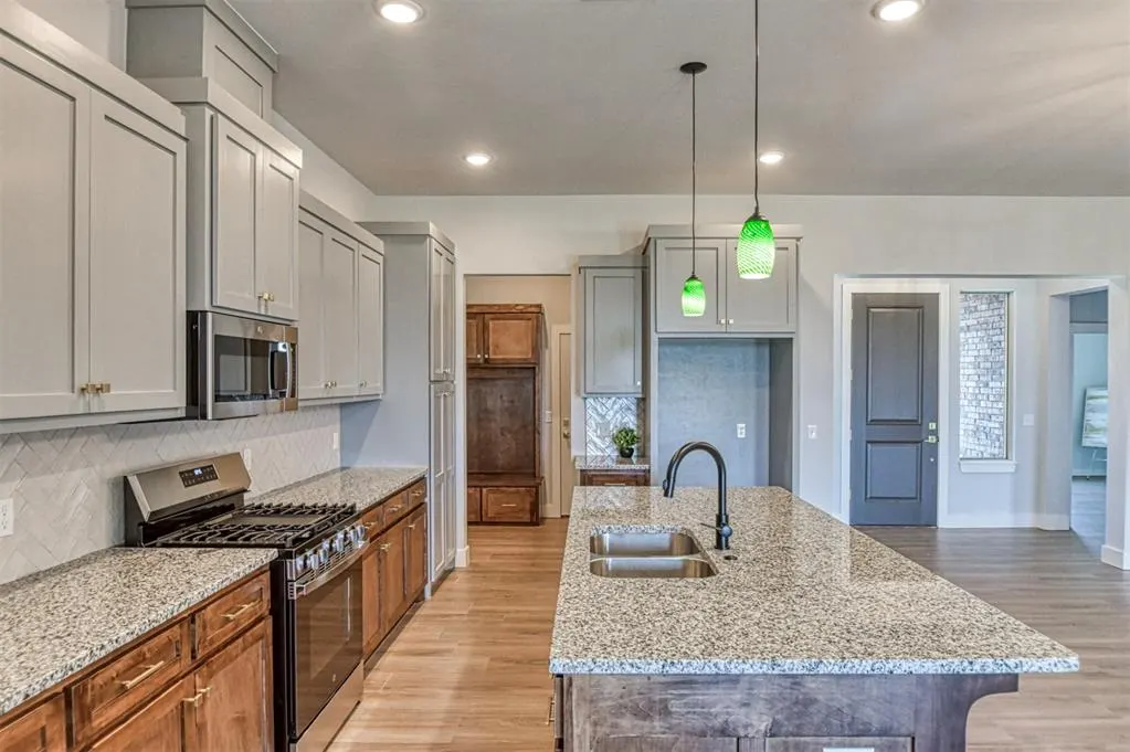 Photo 10 — 519 NE 23rd Avenue, Norman, OK 73071