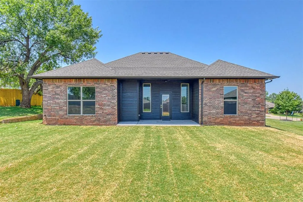 Photo 37 — 519 NE 23rd Avenue, Norman, OK 73071