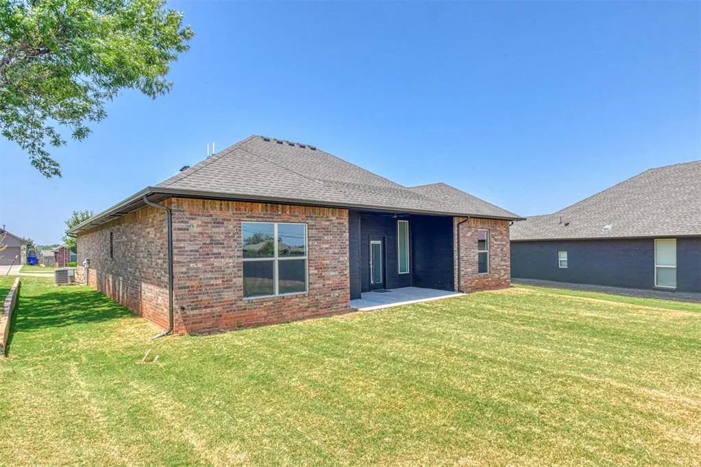 Photo 39 — 519 NE 23rd Avenue, Norman, OK 73071