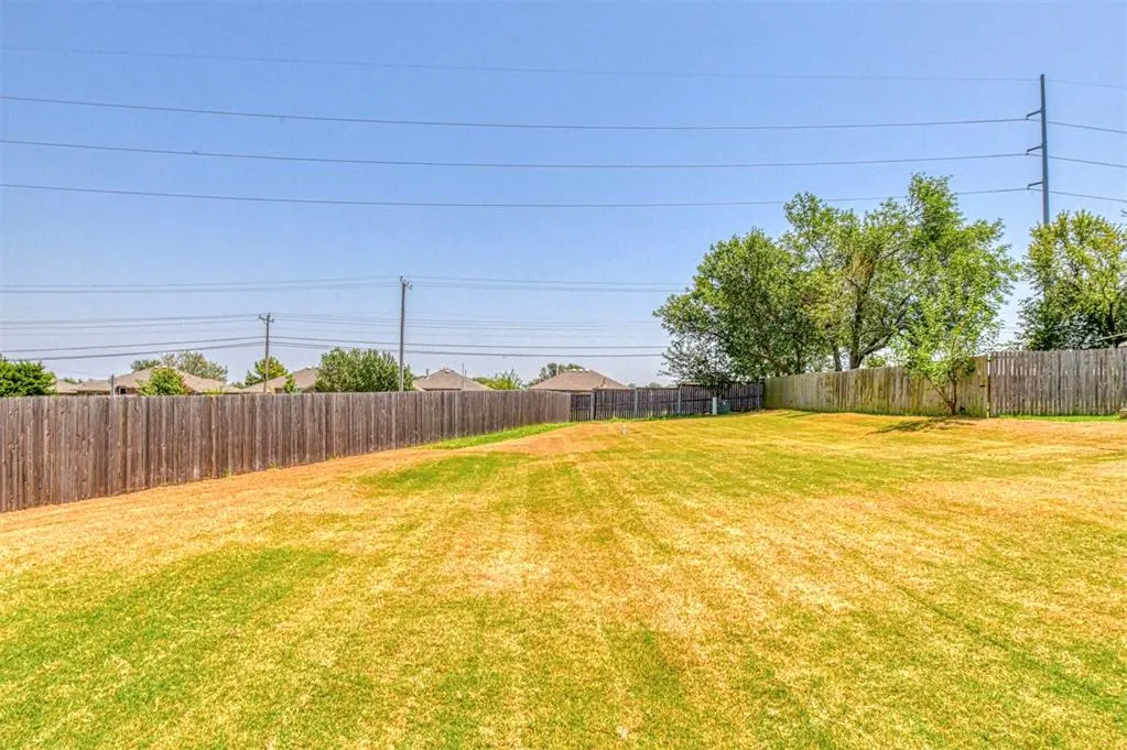 Photo 40 — 519 NE 23rd Avenue, Norman, OK 73071