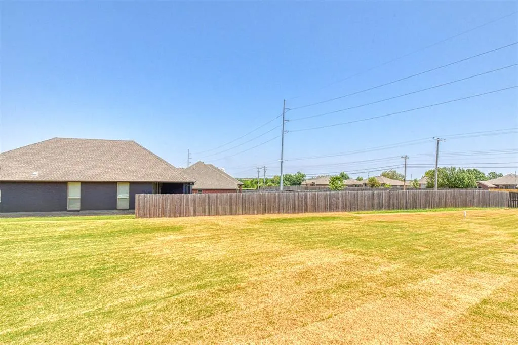Photo 41 — 519 NE 23rd Avenue, Norman, OK 73071