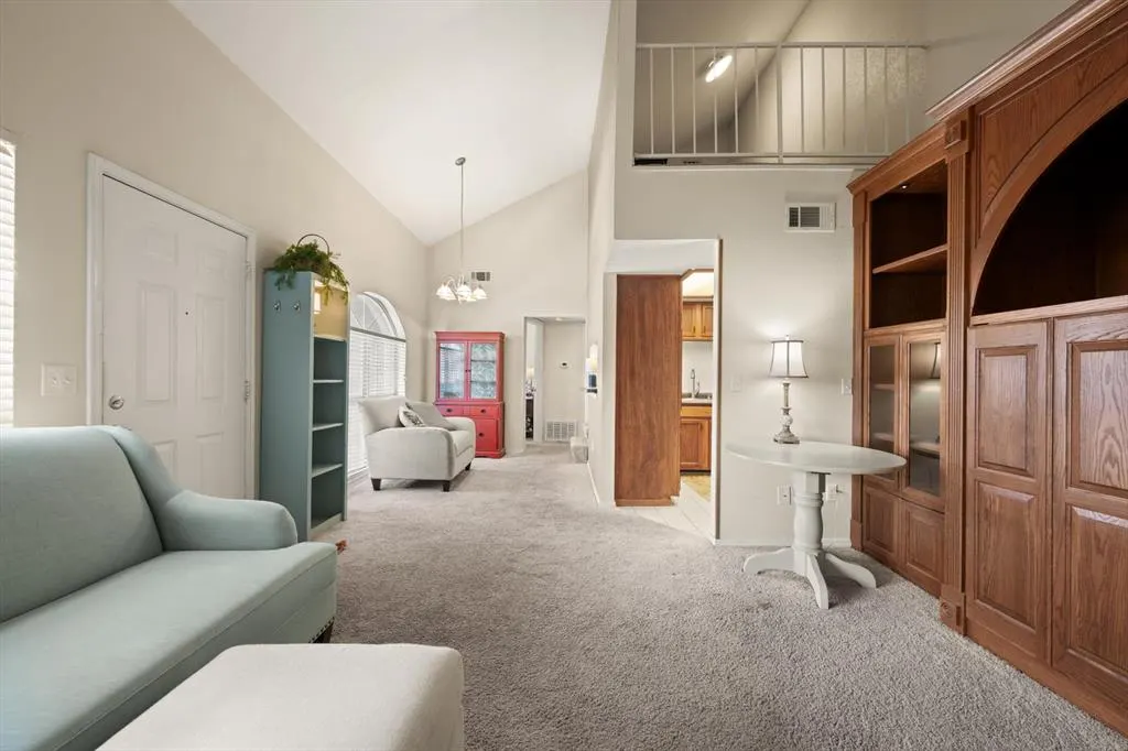 Photo 3 — 11525 N Meridian Avenue 206, Oklahoma City, OK 73120