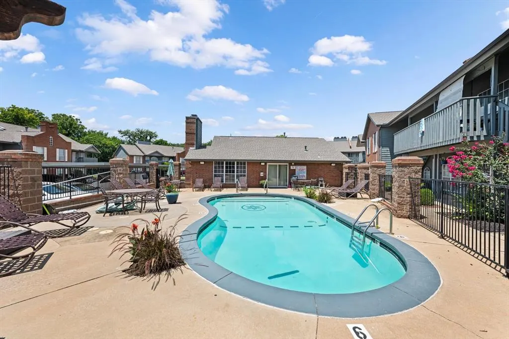 Photo 22 — 11525 N Meridian Avenue 206, Oklahoma City, OK 73120