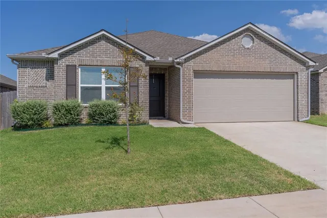 Front exterior — 9508 Saddle Drive, Yukon, OK 73099