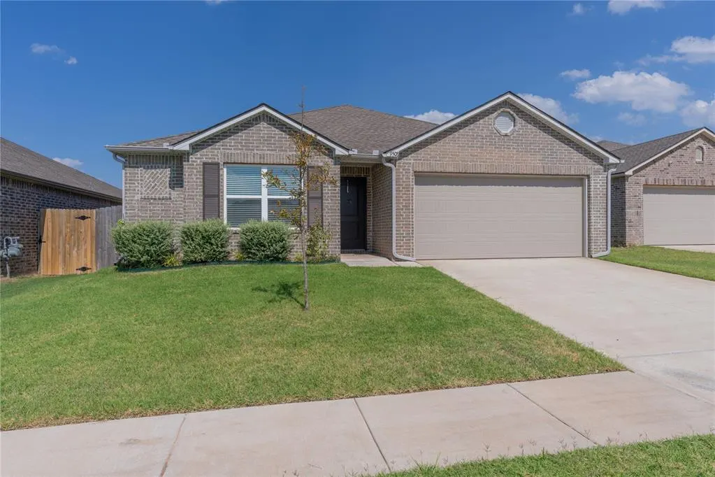 Photo 3 — 9508 Saddle Drive, Yukon, OK 73099