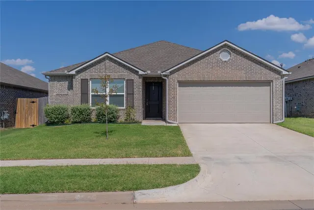 Photo 4 — 9508 Saddle Drive, Yukon, OK 73099