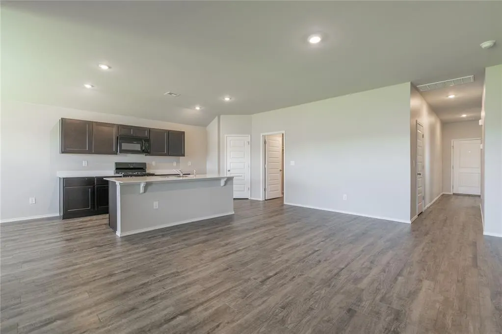 Photo 6 — 9508 Saddle Drive, Yukon, OK 73099